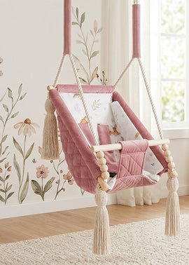 Blush børneværelse med babygynge – Nid Magique
